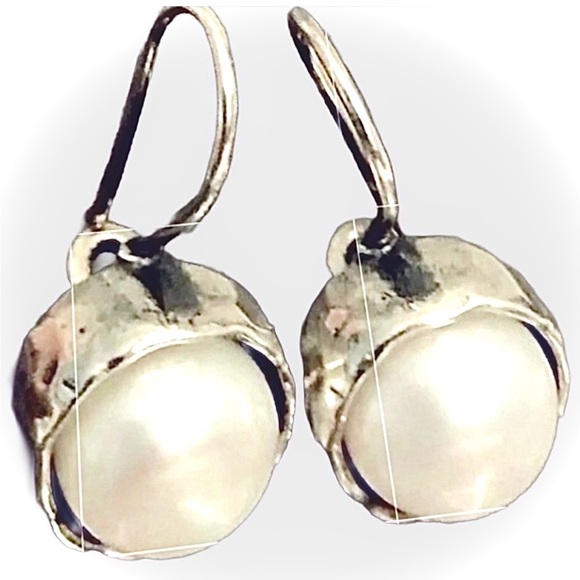 Silpada Jewelry - Silpada Vintage RARE Sterling Silver & Genuine Pearl Margarite Hammered Earrings